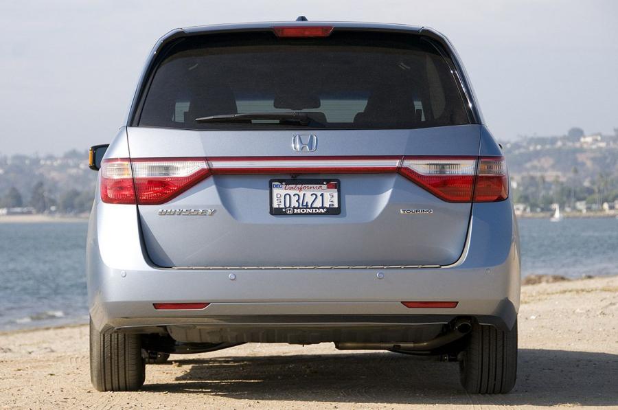  Honda Odyssey 2011 года  (фото 4 из 162)